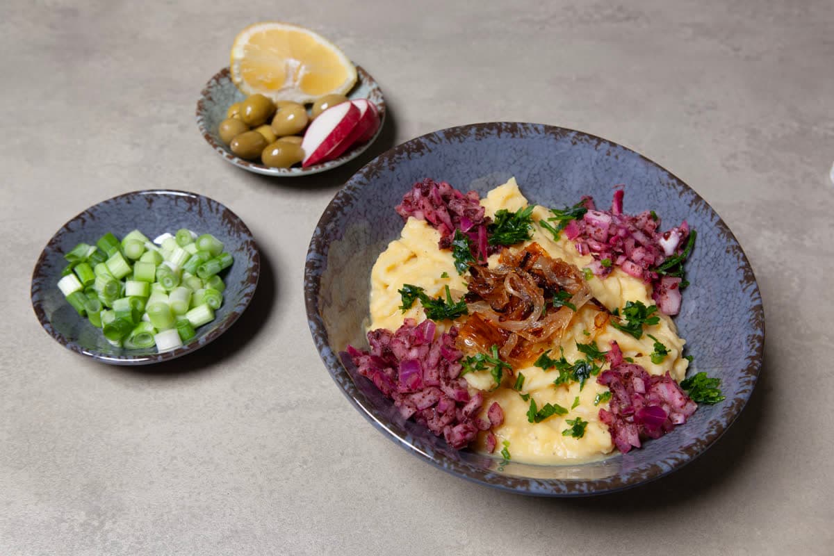 סמאט – תבשיל עדשים עם בצל בסומק ובצל מטוגן